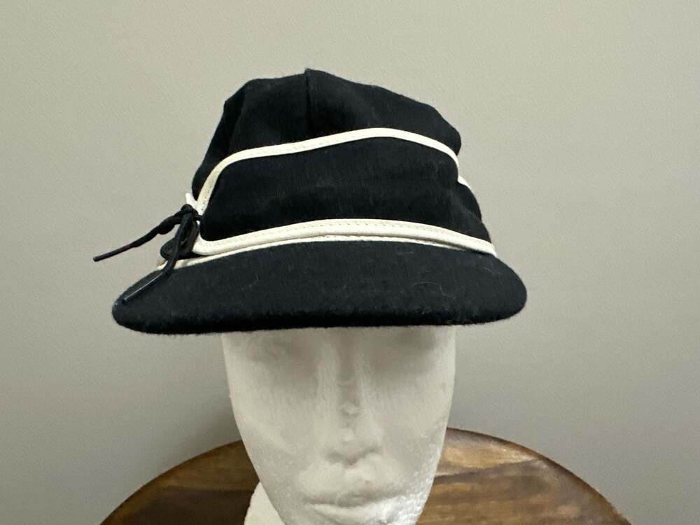 Stormy Kromer The Original Cap Black with White Piping Size 7 1/8 B10